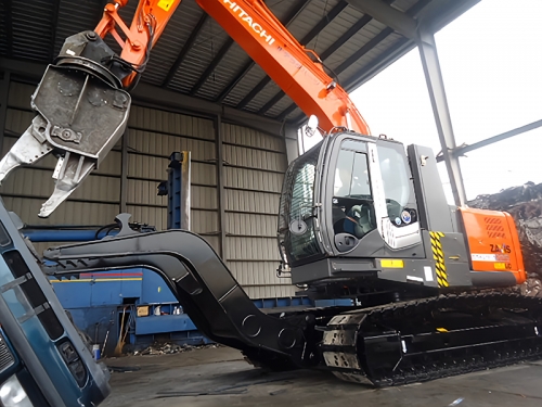 【資格・経験不問】重機操作（自動車解体）業務｜土日祝休みの週休２日制。年間休日115日、残業も少なめ