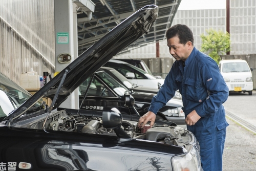 月給30〜40万円/年間休日120日 タクシー車輛の整備をお任せします