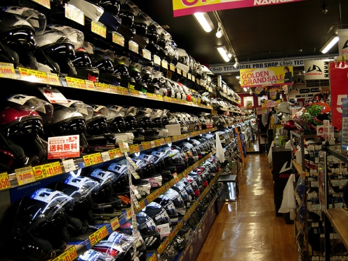 【バイク用品の販売】バイクに興味があれば大歓迎！残業少な目でプライベートも充実！