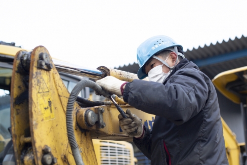 【浅口】建設機械等の整備サービス　※未経験OK！完全土日祝休み！資格取得支援ありでスキルを磨けます！
