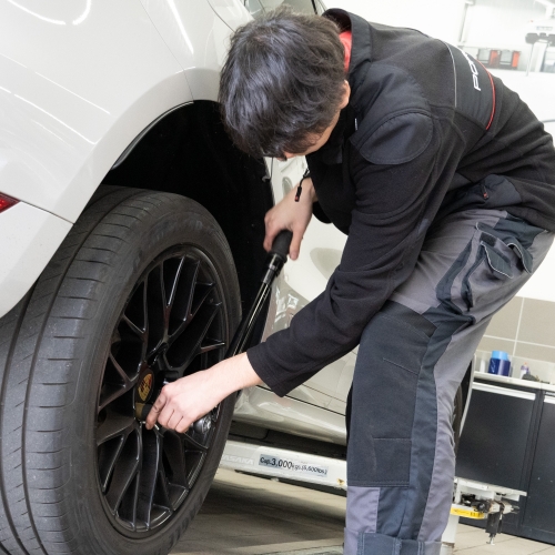 【 ポルシェセンター湘南&times;整備士】ポルシェ正規ディーラー｜年休120日以上｜賞与年3回4.5カ月実績