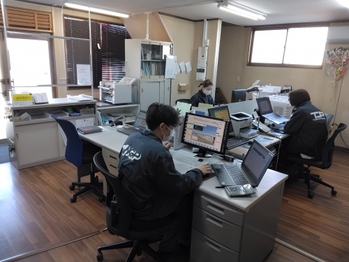 自動車中古パーツの内勤営業/販売・受注｜土日祝休みの週休２日制。年間休日115日、残業も少なめです！