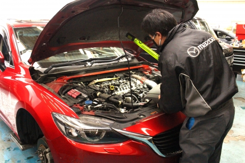 マツダ正規ディーラー｜手厚い家族手当や社員の仲の良さが魅力！残業も月間10時間程度