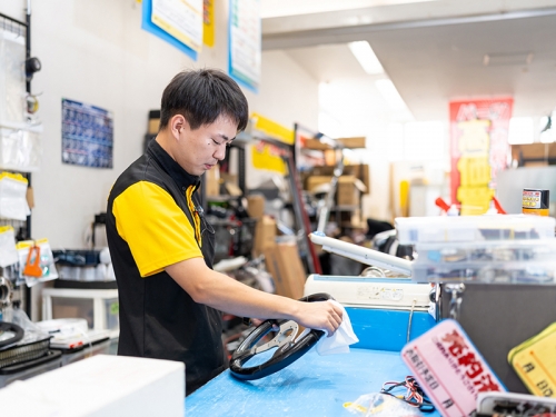 カー用品・バイク用品の販売スタッフ（アルバイト）│未経験から正社員を目指せる！車・バイク好き歓迎！
