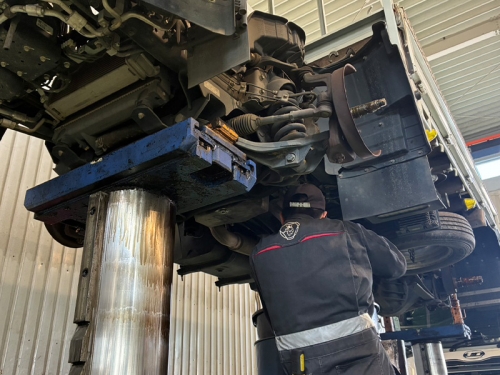 2級自動車整備士（未経験OK）｜スカニア正規ディーラー✅未経験から世界ブランド「スカニア」へ