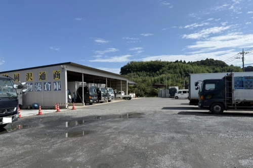 【残業ほぼゼロ！✨×ワークライフバランス重視】2tトラックドライバー募集中！