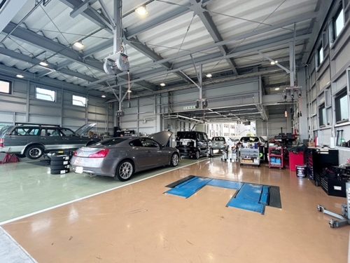 自動車整備士／最新設備が整った新工場✅キャリアアップを見据えた整備士採用