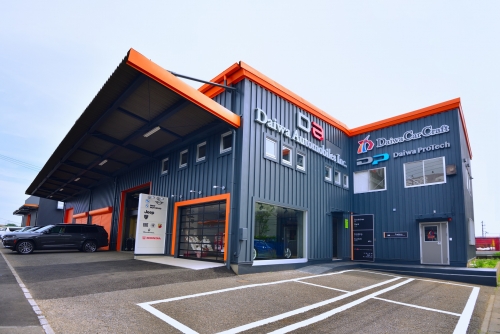 輸入車の洗車・車内清掃・回送スタッフ