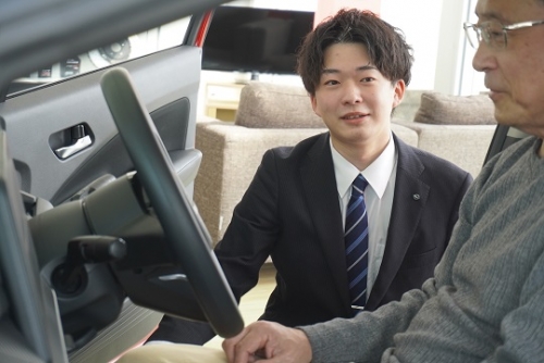 自動車営業職（CA）／地元で活躍！／岐阜日産は黒字経営をつづけています！／郡上市