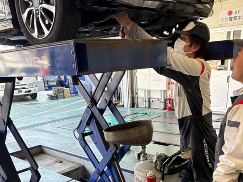 輸入車・他メーカー経験者歓迎｜Hondaの2級自動車整備士｜月給25万円～