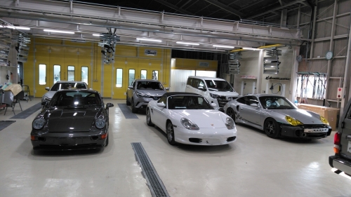 高級輸入車･ﾚｱ車も多数！技術を極める環境。やる気のある未経験者＆女性の方も大歓迎！