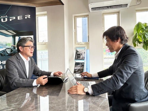 自動車販売✨営業日・祝休み✅1台2000万のオーダーメイド✅顧客と「理想の1台」を設計する醍醐味を