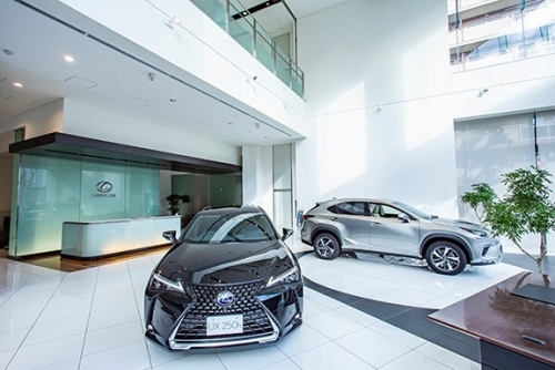 レクサスを専門とするサービスエンジニア　年間休日120日