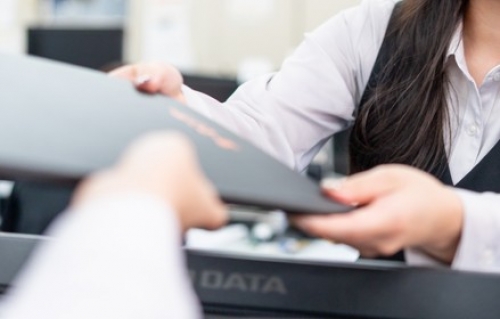 急募✨1日5時間～勤務✅週3日～✨クルマ屋さんの受付