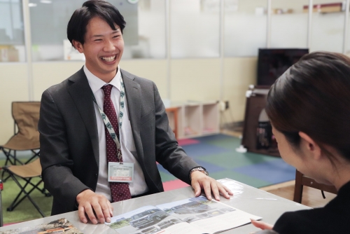 三菱ディーラーの営業職／【オープニングスタッフ】営業経験者募集／月5～10万の報奨金