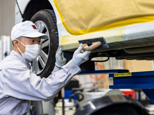 月給36万円。法人リース車中心で入庫が安定。残業月10時間以内。50代からの転職も歓迎します。