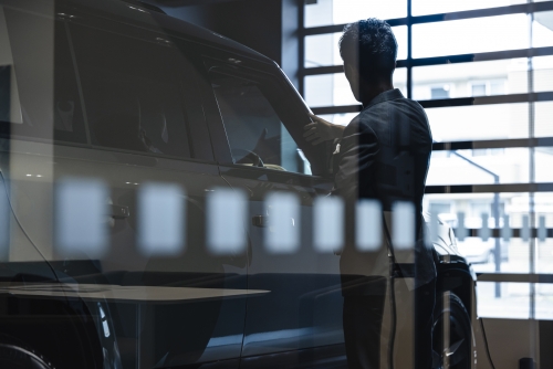 サービスマネージャーを募集✨管理職未経験OK✅年休115日超！JLR新工場のサービス責任者