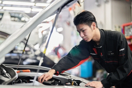 【大垣店｜未経験歓迎！充実の研修制度で安心スタート】全メーカー・全車種対応ピットメカニック募集！