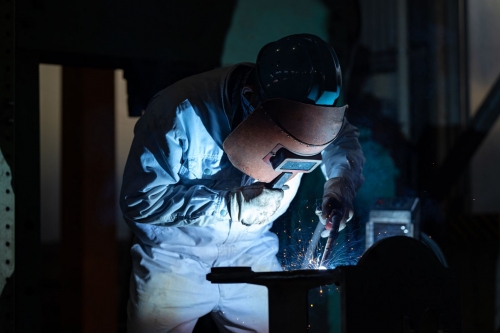 モノづくりのスペシャリストへ！未経験スタート可！【建設機械アタッチメントの溶接】