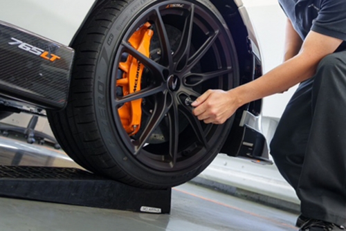 ≪品川区×メカニック≫マクラーレン正規ディーラー/年休120日/賞与5か月分実績/日曜定休★