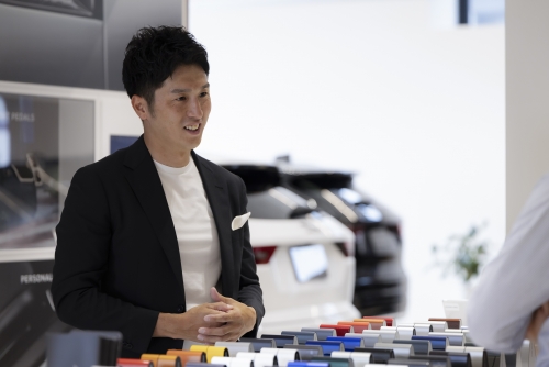 セールススタッフを募集未経験OK✅年休115日超！自動車ディーラーのオープニングスタッフ