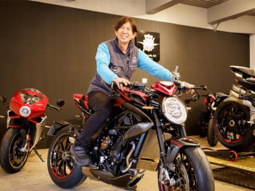 ✅経験者優遇。免許取得支援あり。流れ作業を脱し、プレミアムブランドの価値を語れる「一流」の舞台へ。