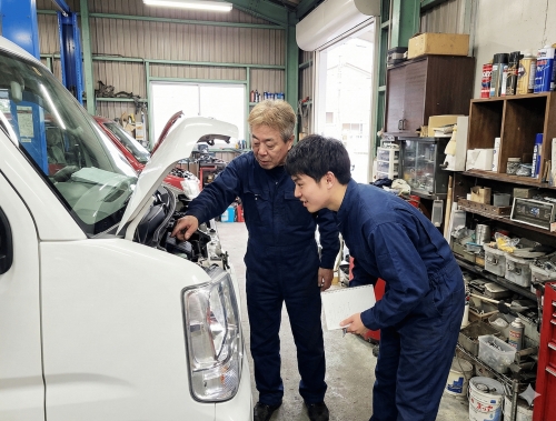 【✅整備学校生向け】現場を学びながら働ける整備士補助。先輩のそばで経験を積める長期アルバイト✨