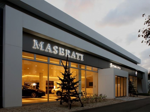 マセラティ正規ディーラーのショールーム受付 (未経験応募可)