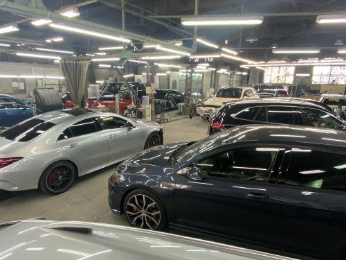 高級外車に特化した板金塗装を始めましょう！