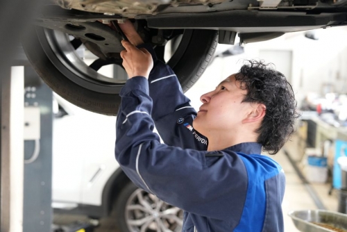 輸入車経験不要！頑張り次第で満足できる収入も一流の技術も手に入る！