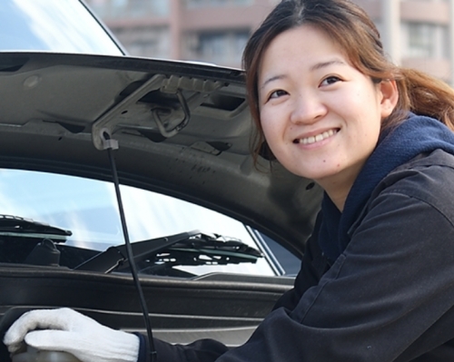 女性整備士大歓迎！割に合うお仕事！