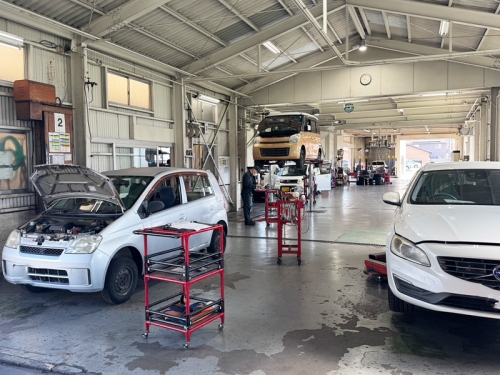 異業種から未経験整備士へ！月21万＋資格支援。残業少なめで一生モノの技術を身につける&ensp;丸亀店