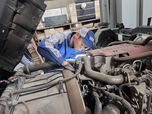 設備・機械修理の経験を活かす｜夜勤なし日勤のみ／大型車の電気トラブルを解決するフィールドエンジニア