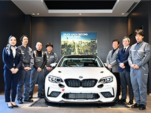 レーシングカーやBMW等の輸入車・国産車の整備