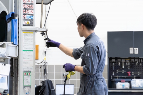 ≪新潟市×メカニック≫ランドローバー正規ディーラー/年休120日/賞与年3回/空調完備・資格手当充実