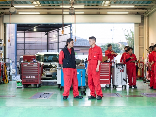 未経験から学べるメカニックアシスタント（正社員登用前提）✅資格も技術も働きながら習得