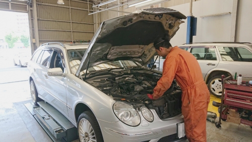 福岡市内にて自動車整備士募集