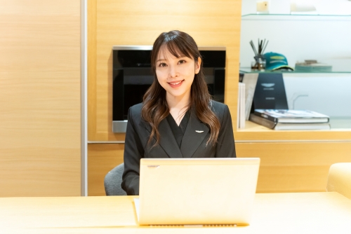 ≪新木場×アドバイザーサポート≫ランボルギーニ/年休120日/賞与5か月分実績/日曜定休★