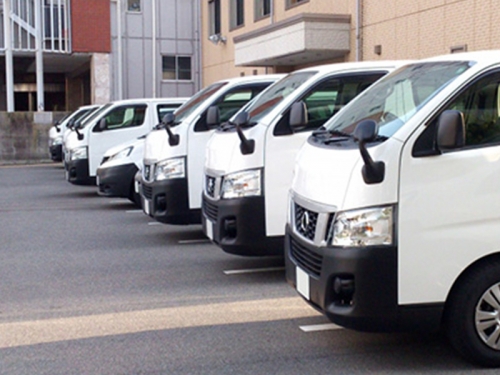 【転勤・ノルマなし】日祝休み＆面談確約｜プレッシャーなく働けるカーライフ営業