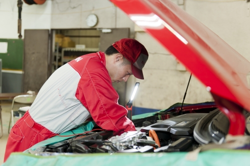 ☆★東京23区・整備士募集★☆日産ディーラーなら世界最先端の技術が習得できる！≪福利厚生も充実≫
