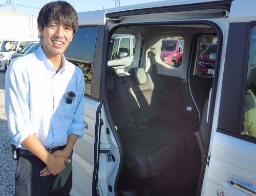 【年間休日120日&times;基本給25万～】100％反響営業の中古車販売職（未経験歓迎）