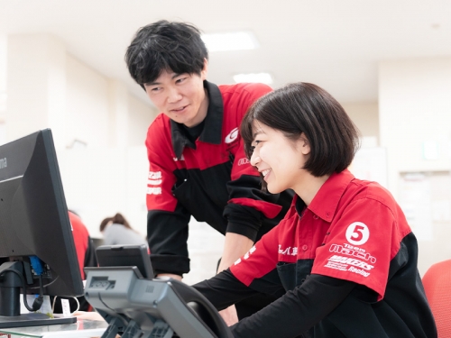 サービスフロント／車と人をつなぐ、整備受付の専門職✅土日祝の年間休日52日✨経験不問