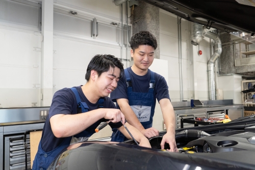 【 マセラティ目黒&times;整備士】年休120日/賞与年3回4.5か月実績/輸入車整備経験は不問！