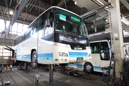 年間休日１２０日、営業・接客業務なし、残業少な目、自社バスから小型、圧雪車まで幅広い車種