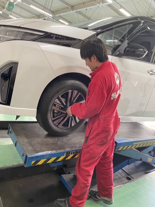 国産・輸入車関係なく様々な車種が扱えます★自動車整備士★