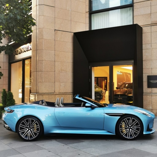 【アストンマーティン銀座】コントローラー