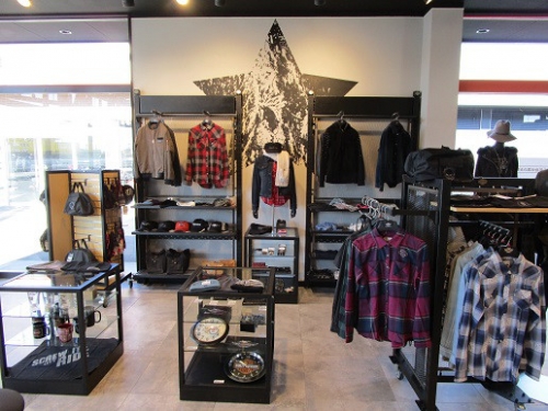 店舗リニューアル＆サービス強化による増員