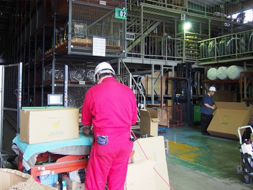 自動車リサイクルパーツの軽作業スタッフ！✅週３日～勤務可能✅1日の勤務時間も短時間～相談可能