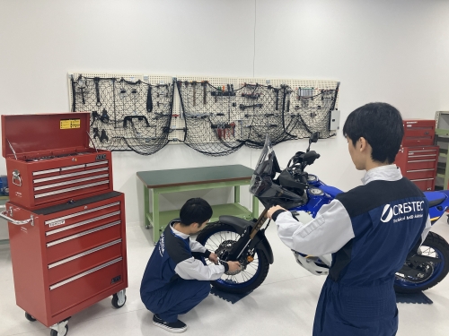 【浜松】自動車・バイクの整備マニュアル制作✅年休120日✅整備の知識を&rdquo;伝わるカタチ&rdquo;に変える仕事