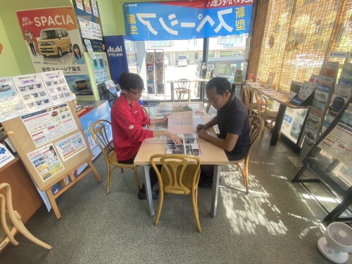 【智頭石油株式会社】未経験OK！車販専門スタッフ